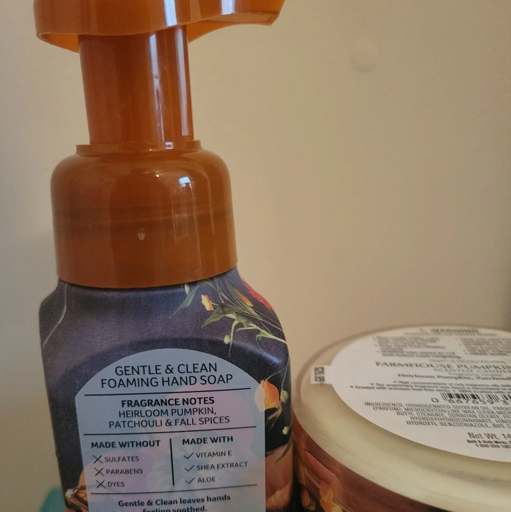 NEW Bath and body works Farmhouse Pumpkin & Spice foam Hand Soap & Candle SET!
